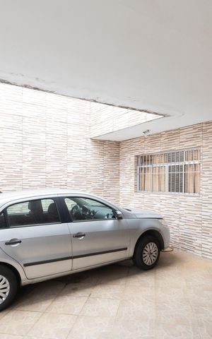 Casa à venda com 165m², 4 quartos e 2 vagas Casa à venda com 165m², 4 quartos e 2 vagasGaragem