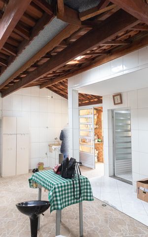 Casa à venda com 165m², 4 quartos e 2 vagas Casa à venda com 165m², 4 quartos e 2 vagasÁrea de Serviço