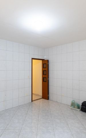 Casa à venda com 165m², 4 quartos e 2 vagas Casa à venda com 165m², 4 quartos e 2 vagasCozinha