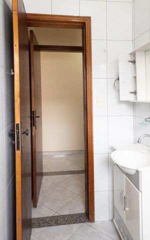 Casa à venda com 165m², 4 quartos e 2 vagas Casa à venda com 165m², 4 quartos e 2 vagasBanheiro da Suíte 2