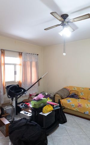 Casa à venda com 165m², 4 quartos e 2 vagas Casa à venda com 165m², 4 quartos e 2 vagasSala