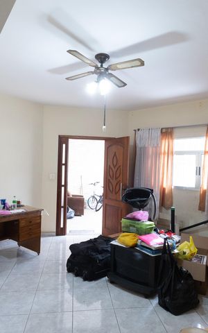 Casa à venda com 165m², 4 quartos e 2 vagas Casa à venda com 165m², 4 quartos e 2 vagasSala