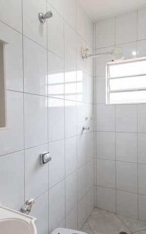 Casa à venda com 165m², 4 quartos e 2 vagas Casa à venda com 165m², 4 quartos e 2 vagasBanheiro da Suíte 2