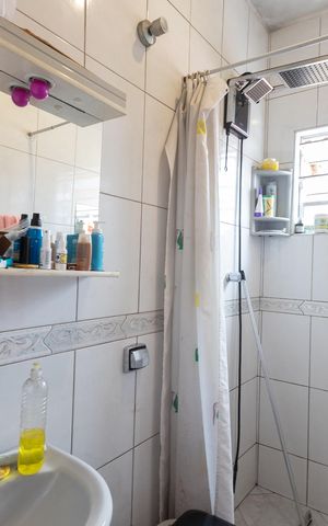 Casa à venda com 165m², 4 quartos e 2 vagas Casa à venda com 165m², 4 quartos e 2 vagasBanheiro da Suíte 3
