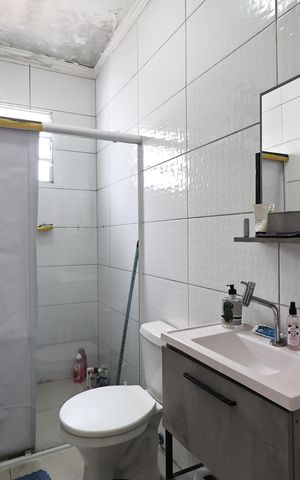 Casa à venda com 202m², 4 quartos e 1 vaga Casa à venda com 202m², 4 quartos e 1 vagaBanheiro