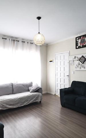 Casa à venda com 202m², 4 quartos e 1 vaga Casa à venda com 202m², 4 quartos e 1 vagaSala
