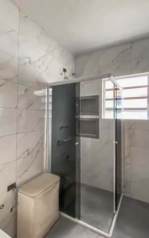 Casa à venda com 120m², 2 quartos e 3 vagasBanheiro 