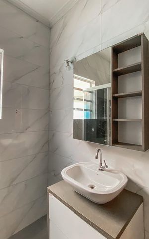 Casa à venda com 120m², 2 quartos e 3 vagasBanheiro 