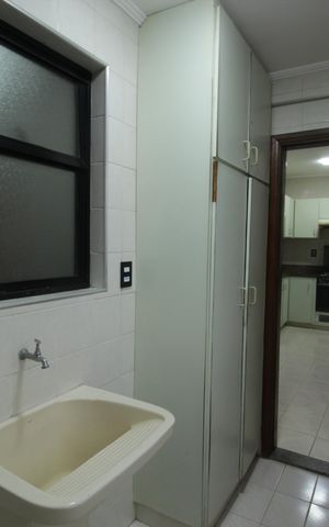 Apartamento para alugar com 162m², 3 quartos e 1 vagaÁrea de Serviço