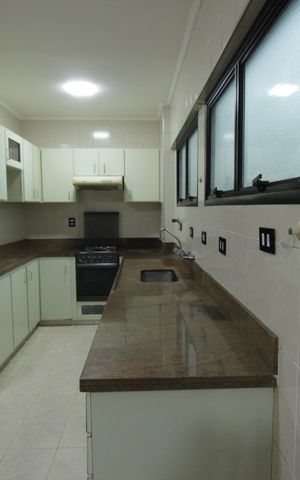 Apartamento para alugar com 162m², 3 quartos e 1 vagaCozinha