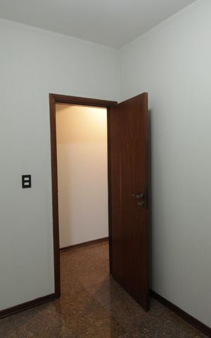 Apartamento para alugar com 162m², 3 quartos e 1 vagaQuarto de Serviço