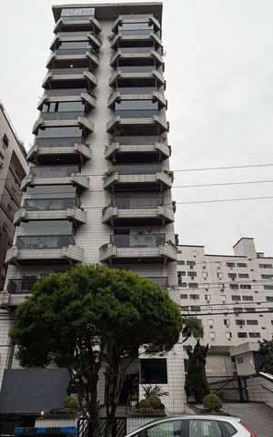 Apartamento para alugar com 162m², 3 quartos e 1 vagaFachada