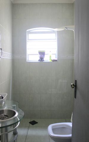 Casa à venda com 196m², 4 quartos e 2 vagasBanheiro social 2