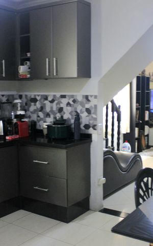 Casa à venda com 196m², 4 quartos e 2 vagasCozinha 
