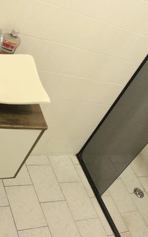 Casa à venda com 196m², 4 quartos e 2 vagasBanheiro social 1