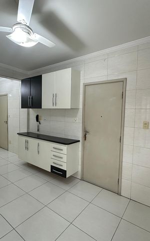 Apartamento para alugar com 150m², 4 quartos e 1 vaga Apartamento para alugar com 150m², 4 quartos e 1 vagaCozinha