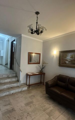 Apartamento para alugar com 150m², 4 quartos e 1 vaga Apartamento para alugar com 150m², 4 quartos e 1 vagaHall de entrada