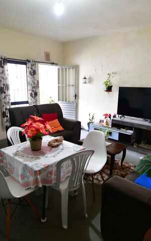 Casa para alugar com 125m², 1 quarto e 2 vagasSala
