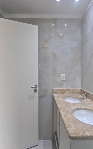 Apartamento para alugar com 200m², 3 quartos e 3 vagasBanheiro do Quarto 1