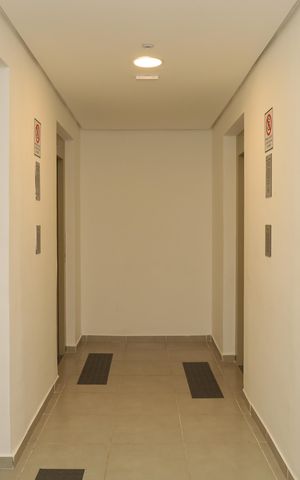 Apartamento para alugar com 37m², 2 quartos e sem vagaÁrea comum - Saguão do andar