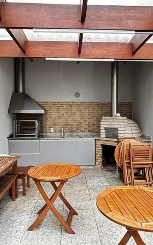 Apartamento à venda com 140m², 4 quartos e 4 vagas Apartamento à venda com 140m², 4 quartos e 4 vagasChurrasqueira