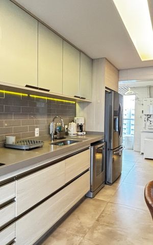 Apartamento à venda com 140m², 4 quartos e 4 vagas Apartamento à venda com 140m², 4 quartos e 4 vagasCozinha