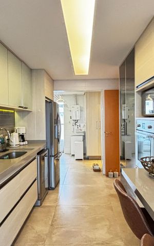 Apartamento à venda com 140m², 4 quartos e 4 vagas Apartamento à venda com 140m², 4 quartos e 4 vagasCozinha