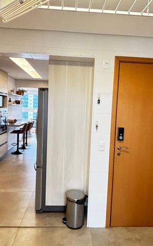 Apartamento à venda com 140m², 4 quartos e 4 vagas Apartamento à venda com 140m², 4 quartos e 4 vagasÁrea de Serviço