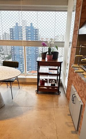 Apartamento à venda com 140m², 4 quartos e 4 vagas Apartamento à venda com 140m², 4 quartos e 4 vagasVaranda Gourmet