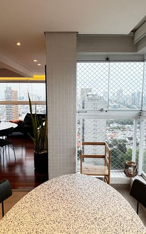 Apartamento à venda com 140m², 4 quartos e 4 vagas Apartamento à venda com 140m², 4 quartos e 4 vagasVaranda Gourmet