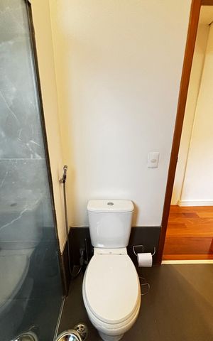 Apartamento à venda com 140m², 4 quartos e 4 vagas Apartamento à venda com 140m², 4 quartos e 4 vagasBanheiro da Suíte 1