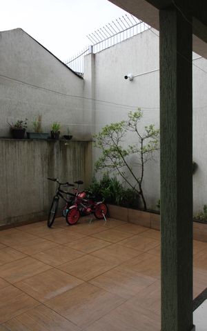 Casa à venda com 140m², 4 quartos e 2 vagasQuintal