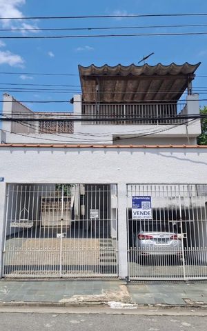 Casa à venda com 185m², 3 quartos e 4 vagas Casa à venda com 185m², 3 quartos e 4 vagasFachada