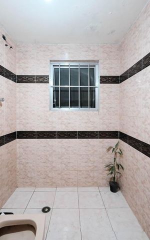 Casa à venda com 229m², 4 quartos e 5 vagasBanheiro 1