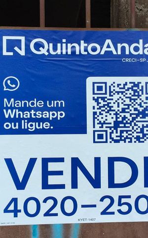 Casa à venda com 229m², 4 quartos e 5 vagas Casa à venda com 229m², 4 quartos e 5 vagasFachada