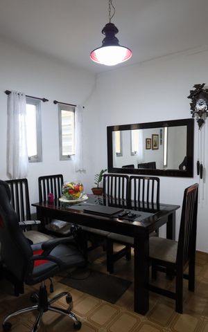 Casa à venda com 232m², 4 quartos e 2 vagasSala