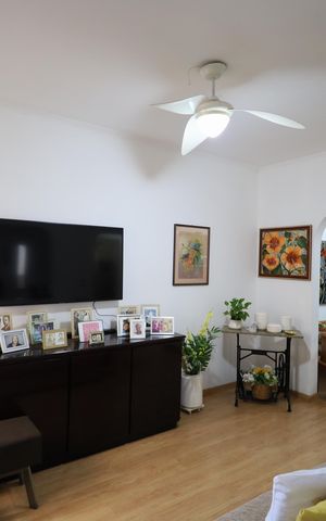 Casa à venda com 232m², 4 quartos e 2 vagasSala