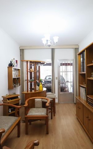 Casa à venda com 232m², 4 quartos e 2 vagasSala