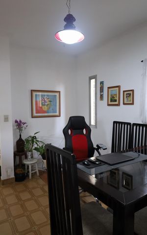 Casa à venda com 232m², 4 quartos e 2 vagasSala
