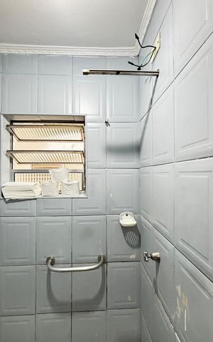 Casa para alugar com 67m², 2 quartos e 1 vaga Casa para alugar com 67m², 2 quartos e 1 vagaBanheiro