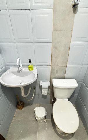 Casa para alugar com 67m², 2 quartos e 1 vaga Casa para alugar com 67m², 2 quartos e 1 vagaBanheiro