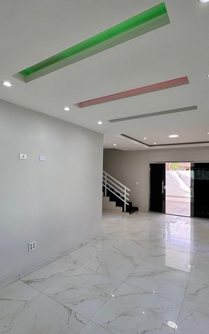 Casa de condomínio para alugar com 226m², 3 quartos e 2 vagas Casa de condomínio para alugar com 226m², 3 quartos e 2 vagasSala