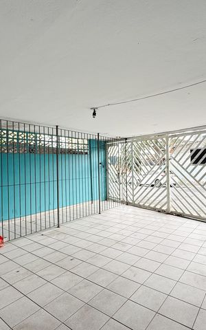 Casa à venda com 221m², 5 quartos e 2 vagas Casa à venda com 221m², 5 quartos e 2 vagasCasa 123