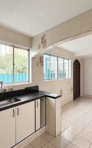 Casa à venda com 221m², 5 quartos e 2 vagas Casa à venda com 221m², 5 quartos e 2 vagasCasa 1