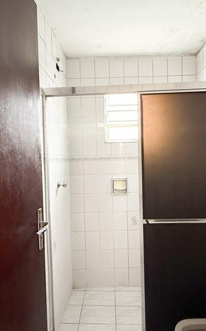 Casa à venda com 221m², 5 quartos e 2 vagas Casa à venda com 221m², 5 quartos e 2 vagasCasa 1