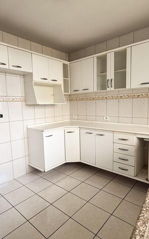 Casa à venda com 221m², 5 quartos e 2 vagas Casa à venda com 221m², 5 quartos e 2 vagasCasa 2