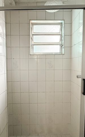 Casa à venda com 221m², 5 quartos e 2 vagas Casa à venda com 221m², 5 quartos e 2 vagasCasa 1