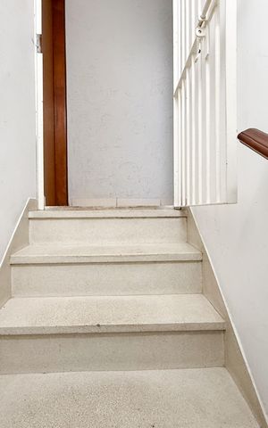 Casa à venda com 221m², 5 quartos e 2 vagas Casa à venda com 221m², 5 quartos e 2 vagasCasa 1