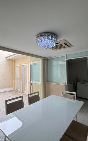 Casa de condomínio para alugar com 382m², 6 quartos e 3 vagas Casa de condomínio para alugar com 382m², 6 quartos e 3 vagasCopa