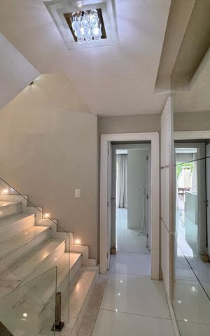 Casa de condomínio para alugar com 382m², 6 quartos e 3 vagas Casa de condomínio para alugar com 382m², 6 quartos e 3 vagasHall Dormitórios